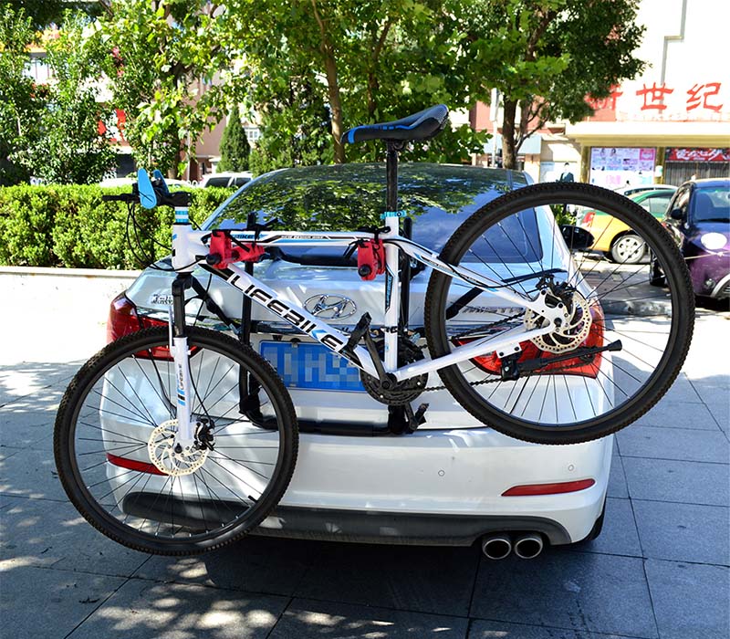 Support de livraison de vélo à hayon monté à l'arrière en acier pour porte-vélos de voiture pour 4