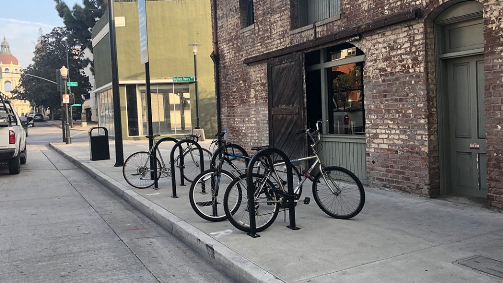 Les avantages des installations de stationnement de vélo aux villes