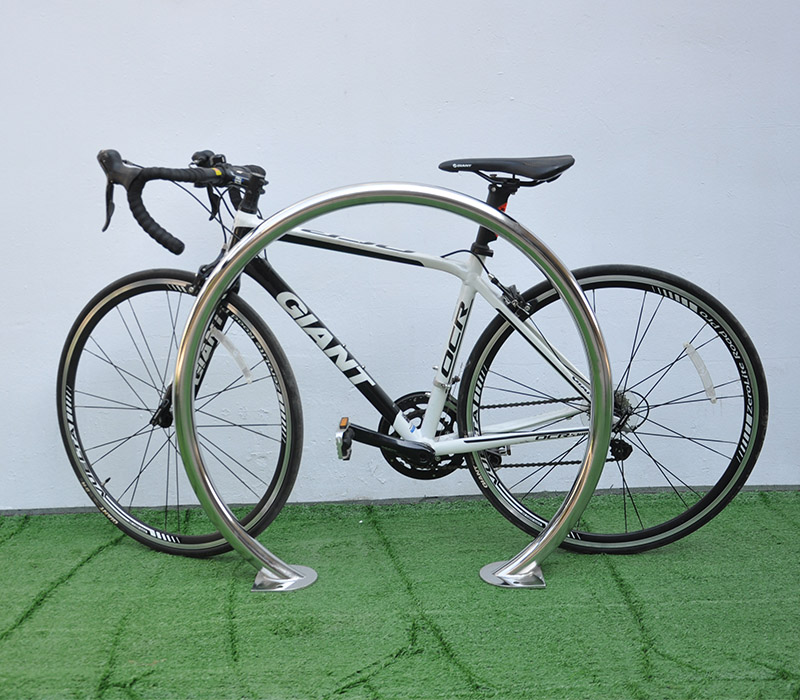 Porte-vélos en U en acier inoxydable de haute qualité pour le stationnement sécurisé des vélos de montagne
